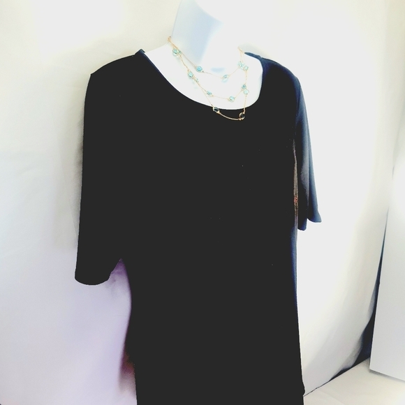 Lularoe Athletica classic tshirt size medium - Picture 3 of 6